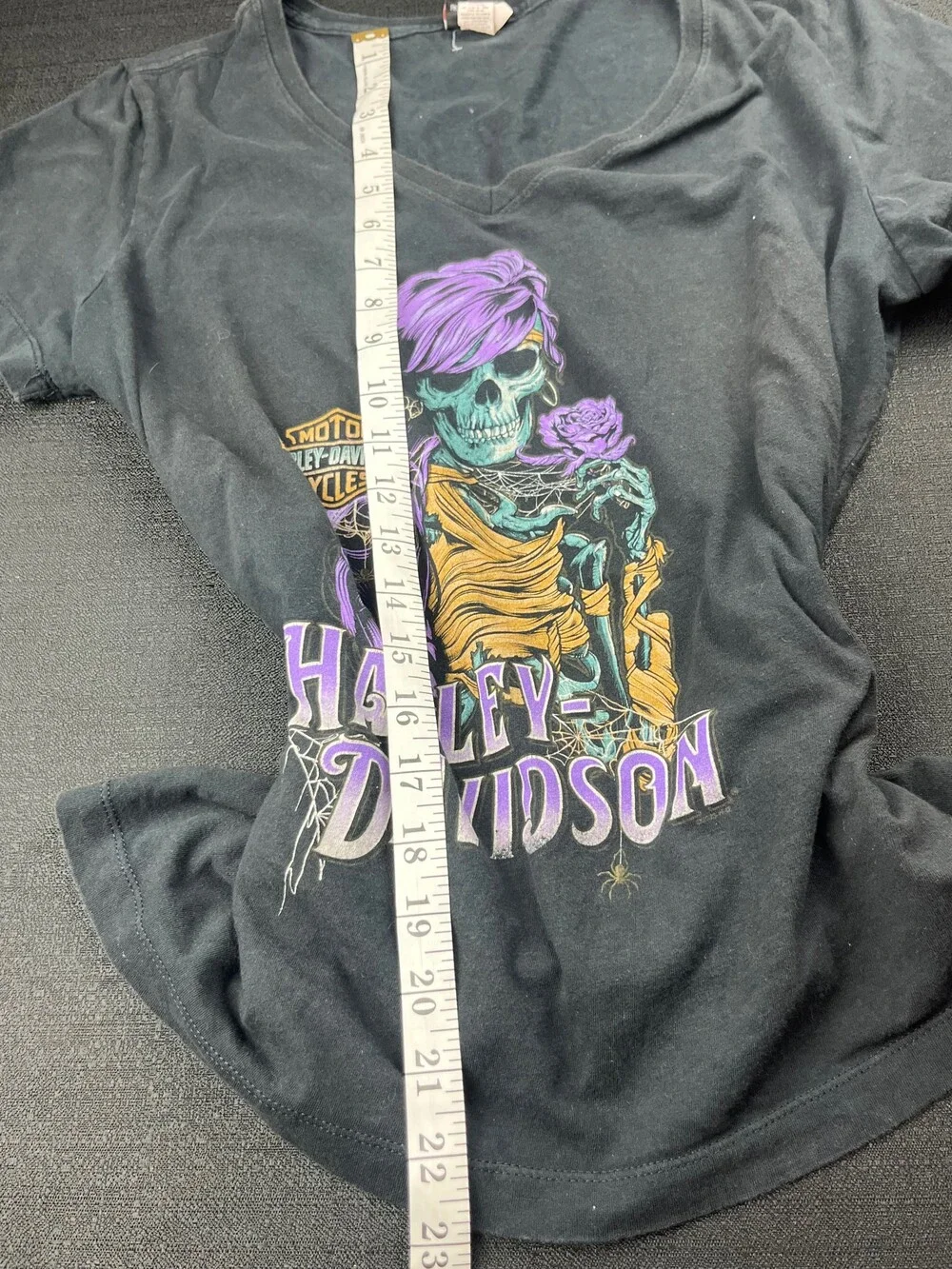 Harley-Davidson Large Black Cotton V-Neck T-Shirt Skeleton Graphic
